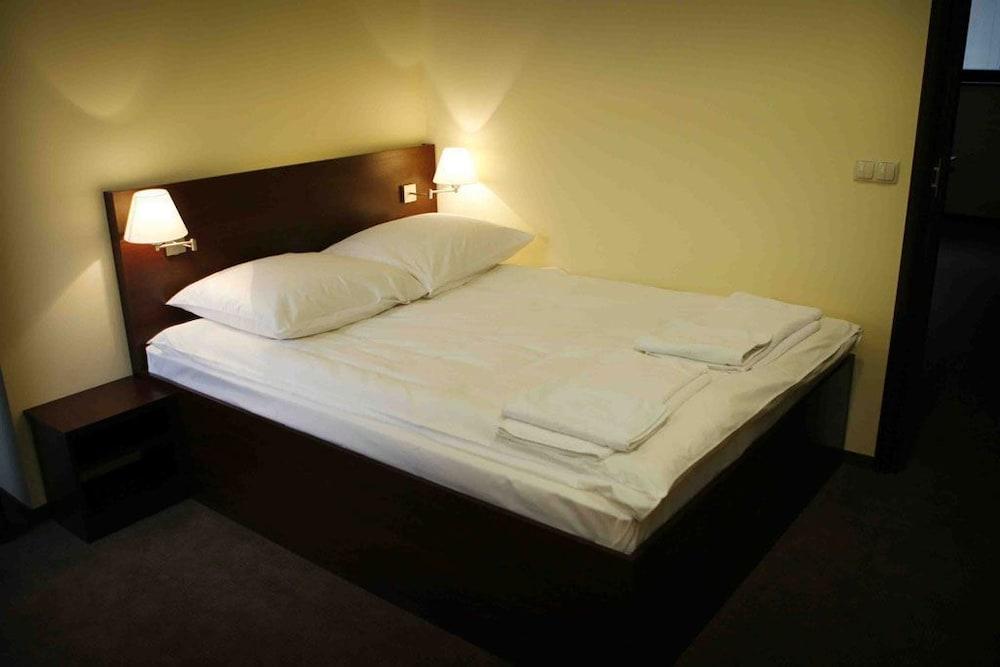 Atlantic Aparthotel Krakow Ngoại thất bức ảnh