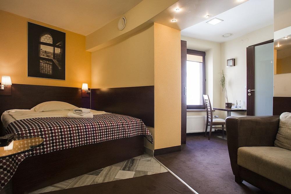 Atlantic Aparthotel Krakow Ngoại thất bức ảnh