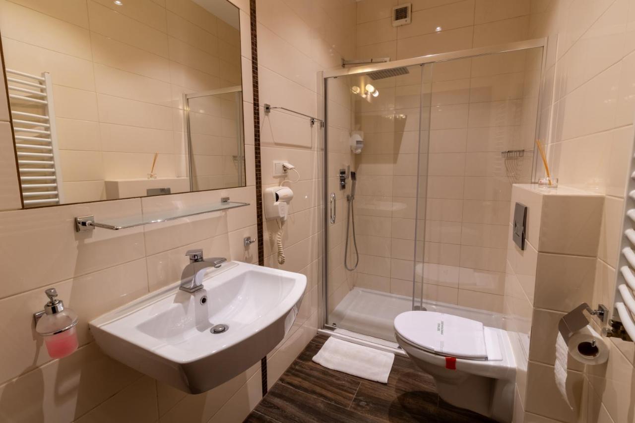 Atlantic Aparthotel Krakow Ngoại thất bức ảnh