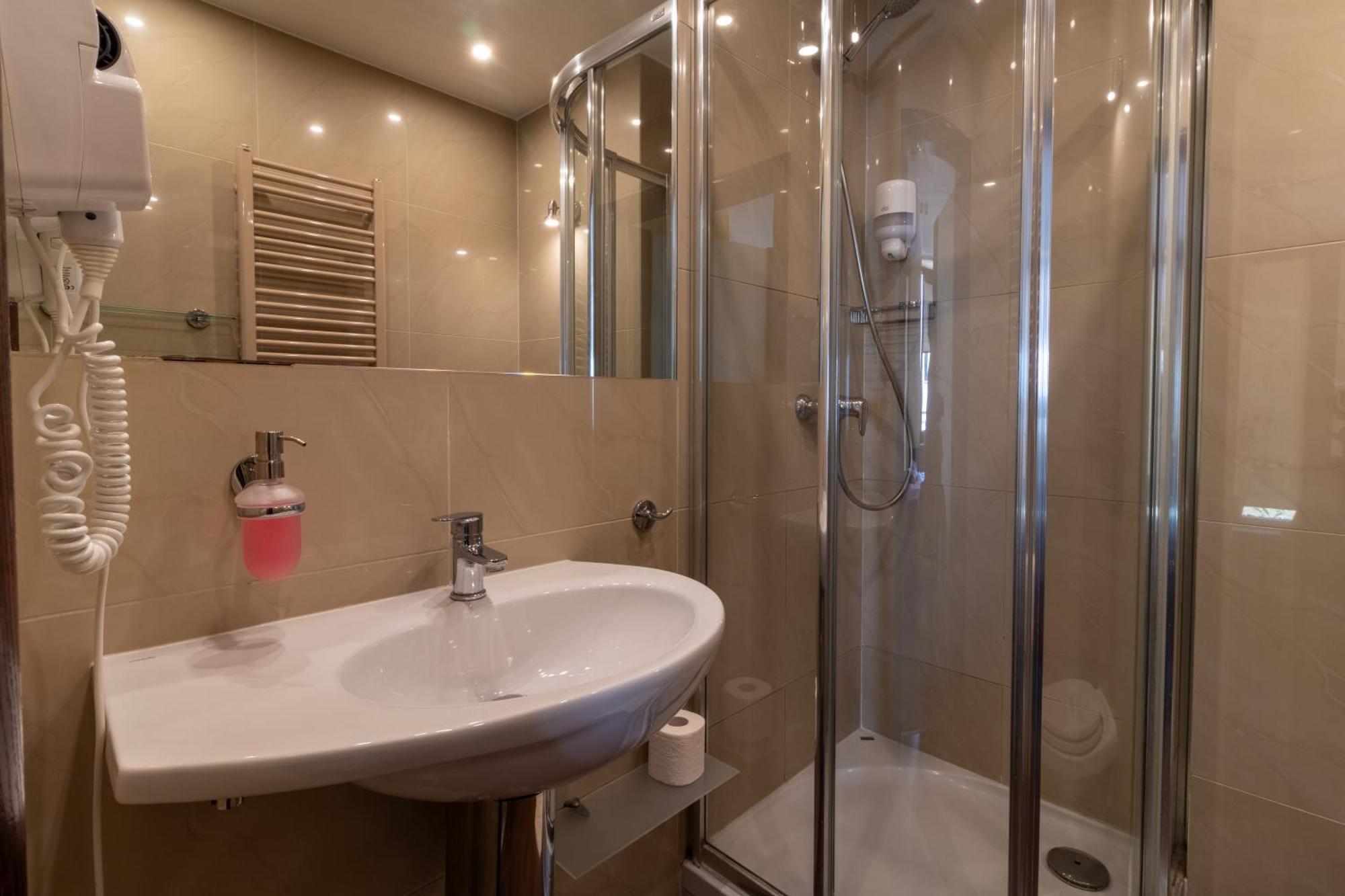 Atlantic Aparthotel Krakow Ngoại thất bức ảnh